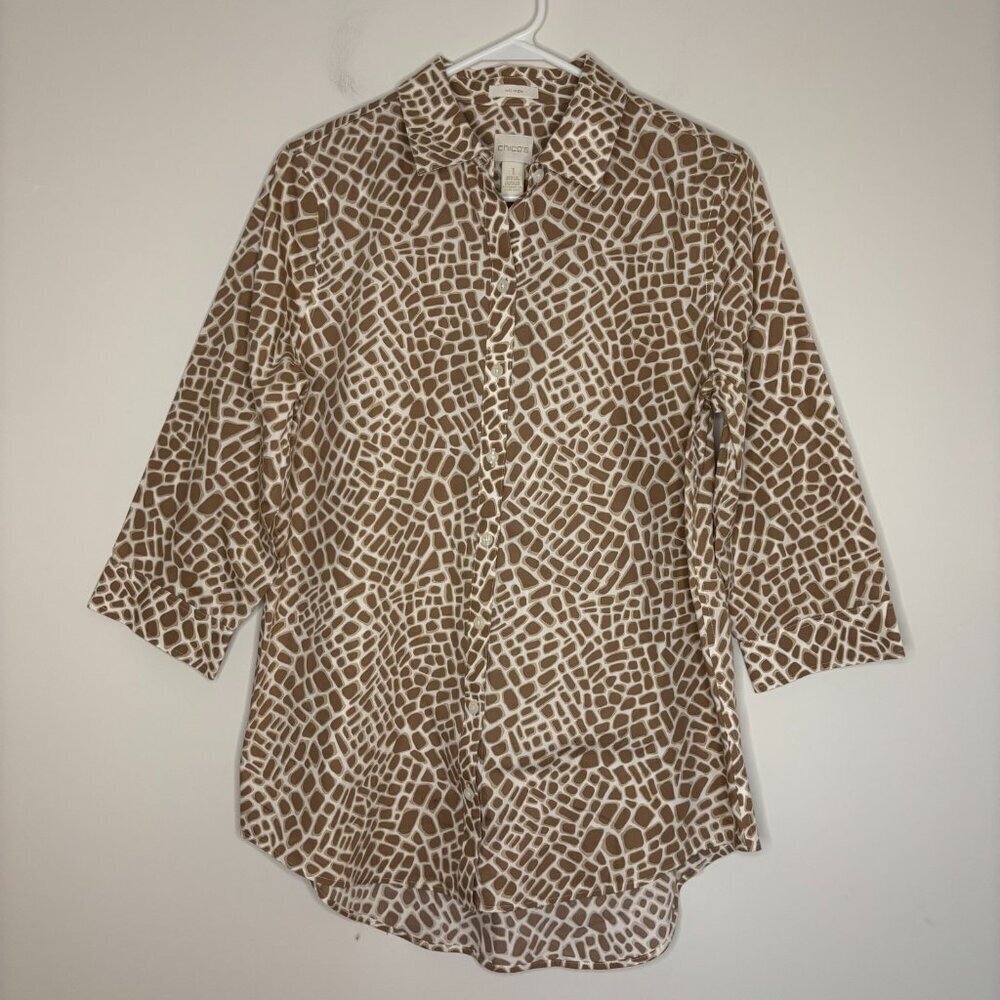 CHICO'S No Iron 3/4 Sleeve Button Up Blouse Womens M Animal Giraffe White Brown